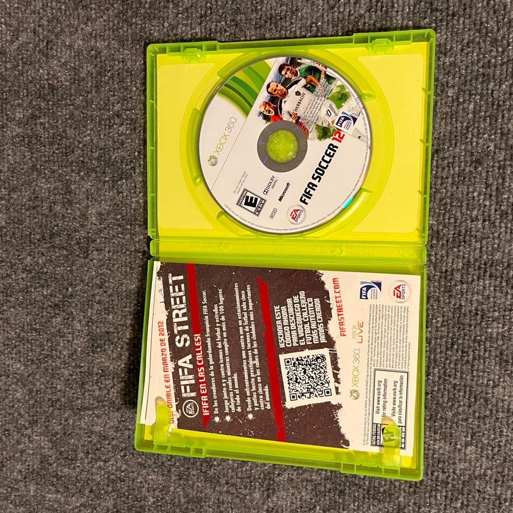 FIFA Soccer 12 Xbox 360 EA Sports Video Game Complete CIB Wayne Rooney Landon